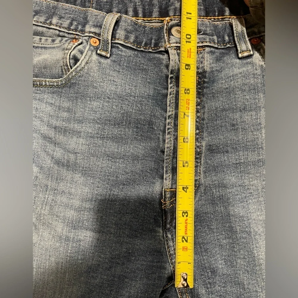 Levi’s Men’s Medium Wash Button Fly Denim Jeans Size W34 L32 EUC